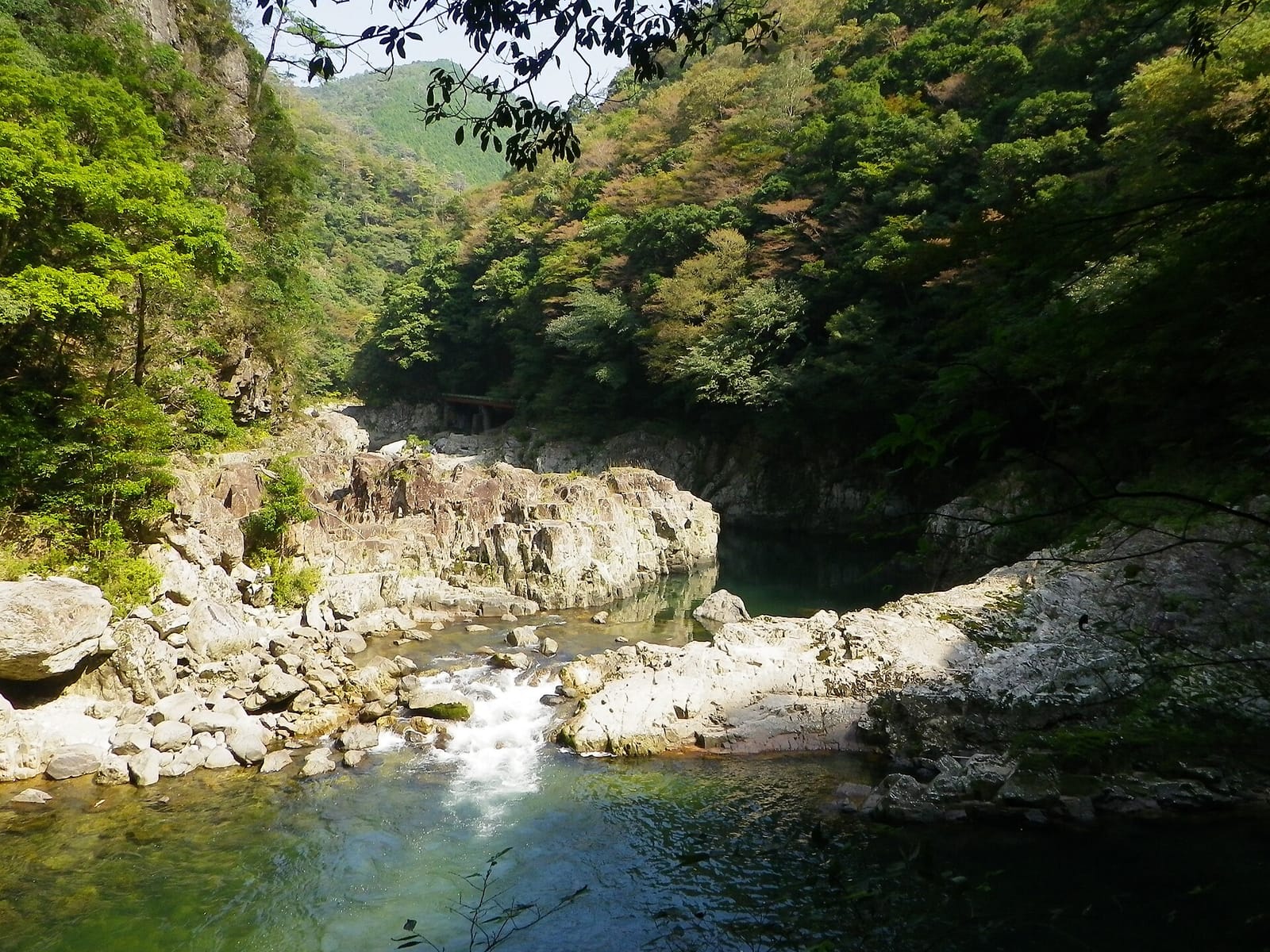 長門峡の洗心橋の詩碑