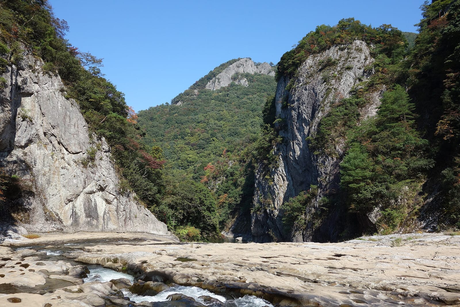 断魚渓の千畳敷