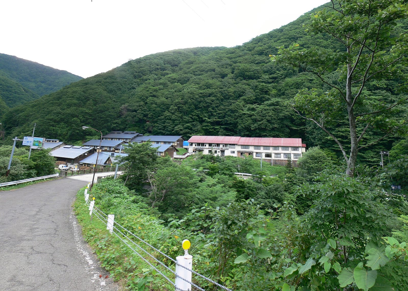 峩々温泉のあつ湯とぬる湯