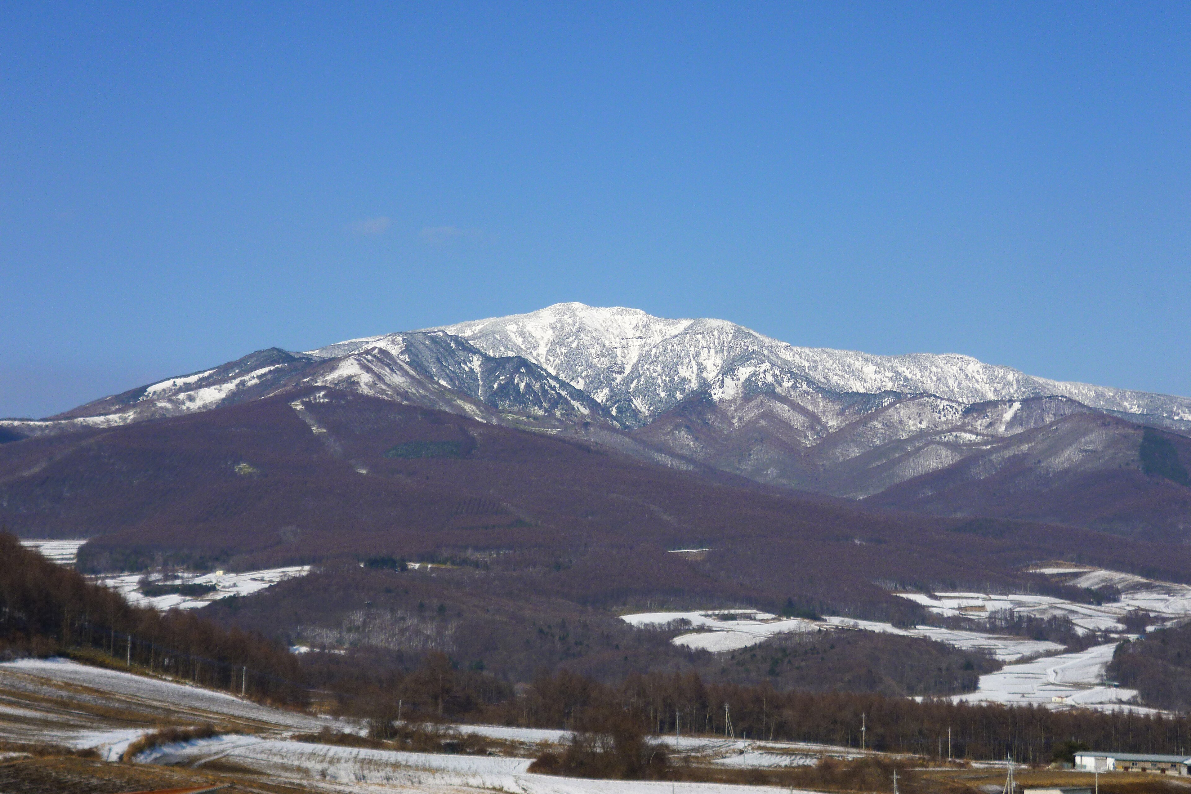 四阿山