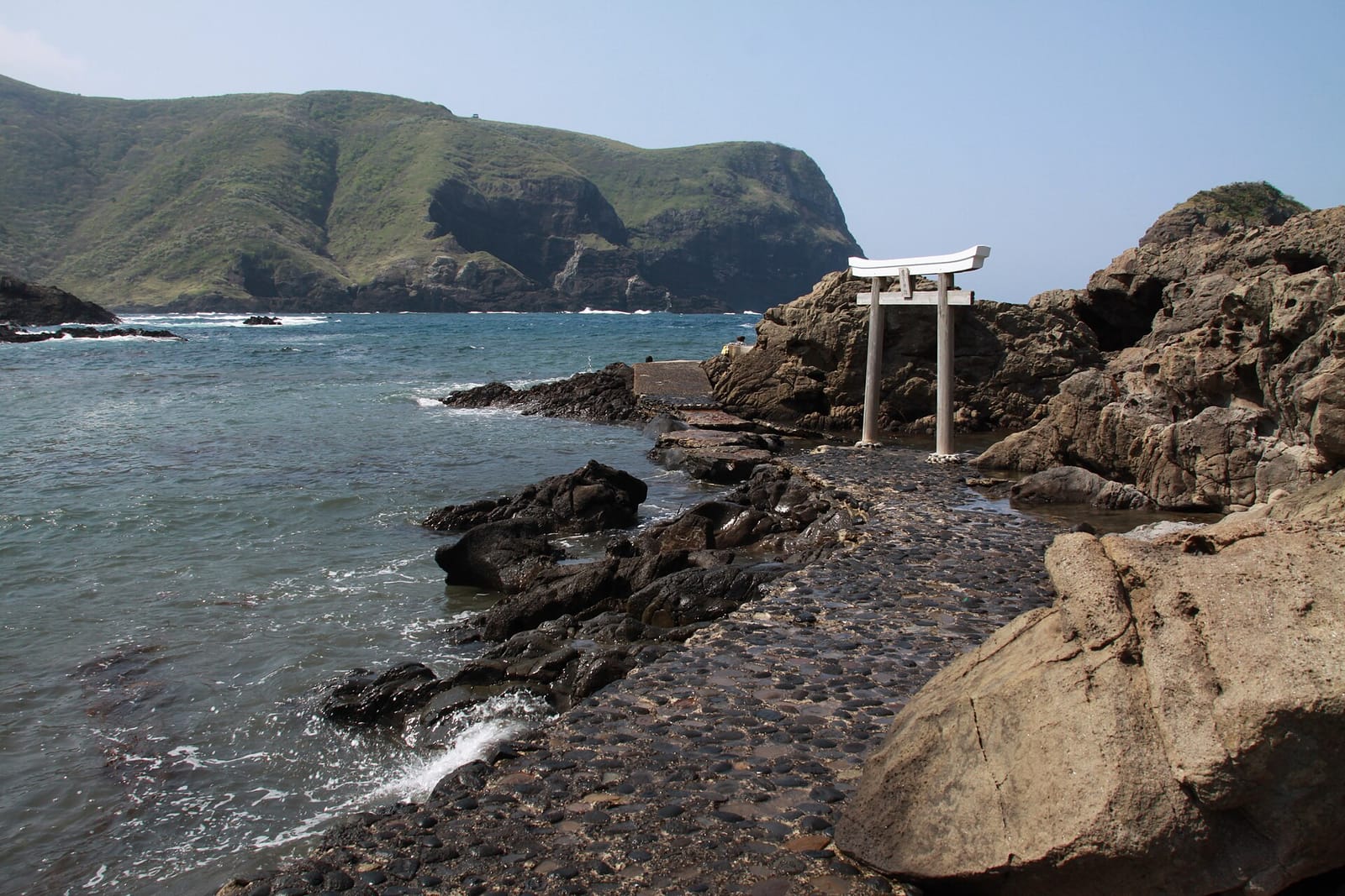 国賀海岸の摩天崖