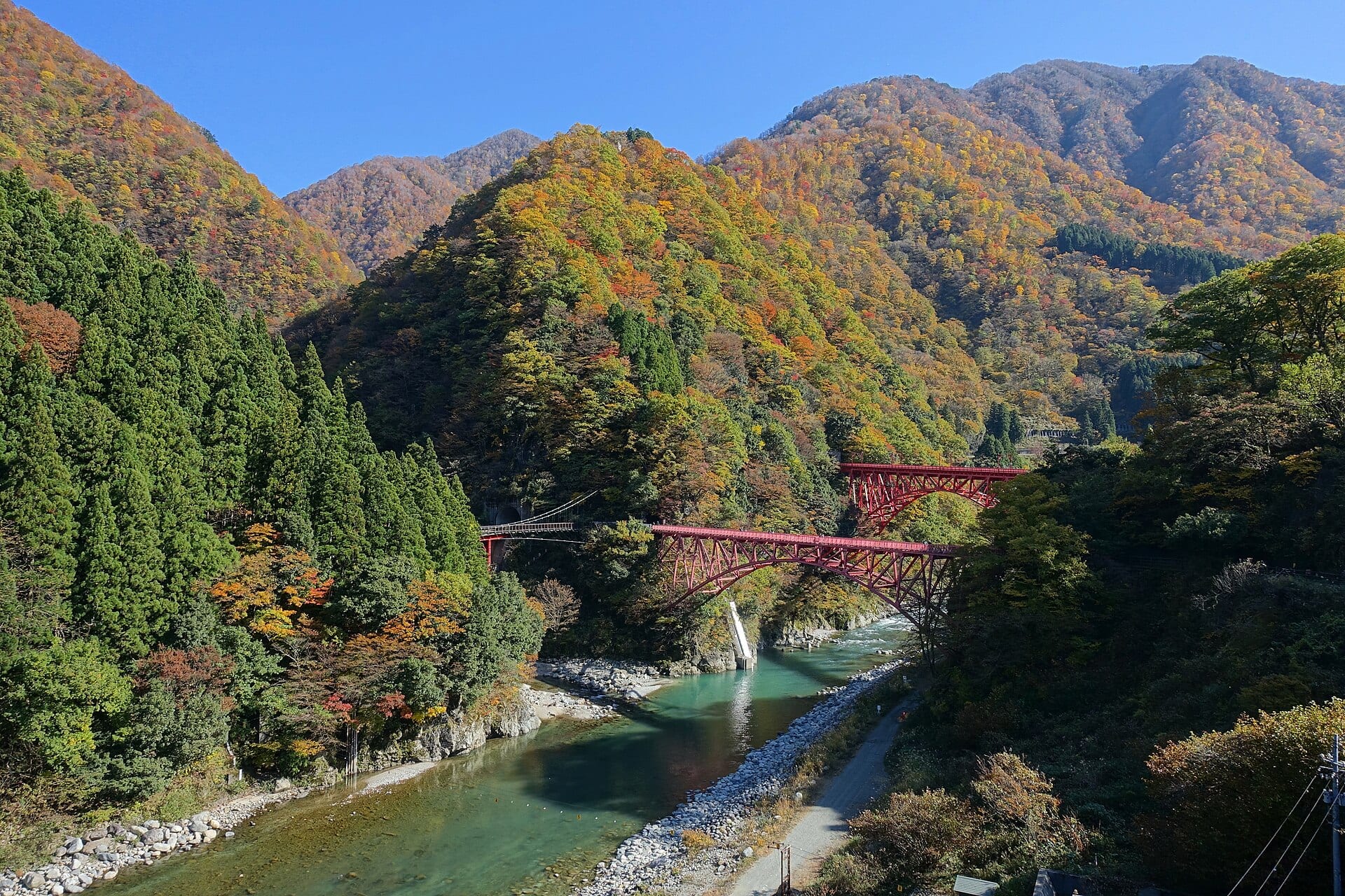 黒部峡谷の風景