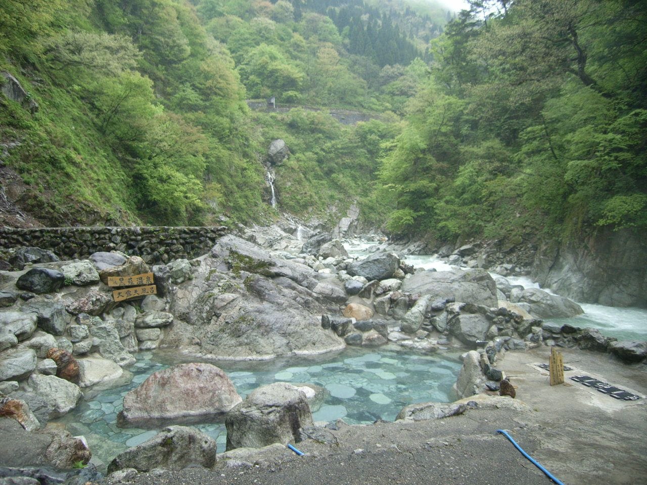 黒薙温泉の二十八畳の河原露天