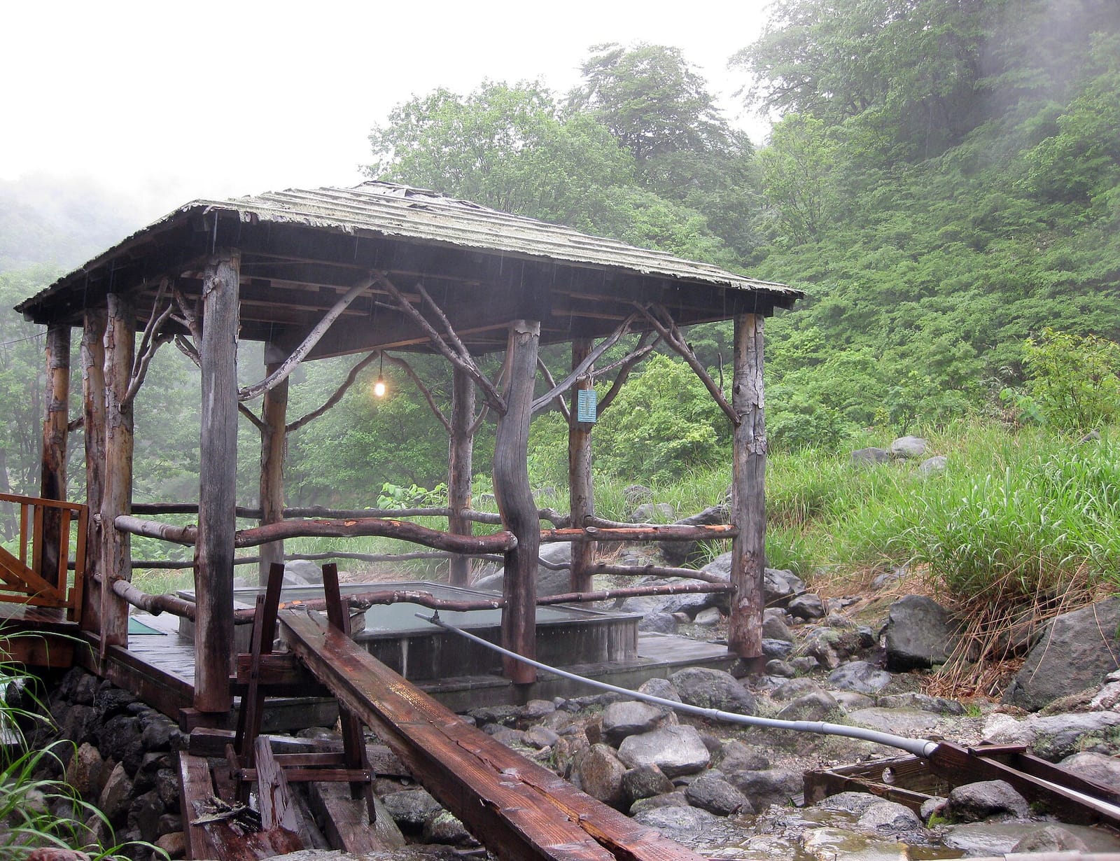 黒湯温泉の打たせ湯
