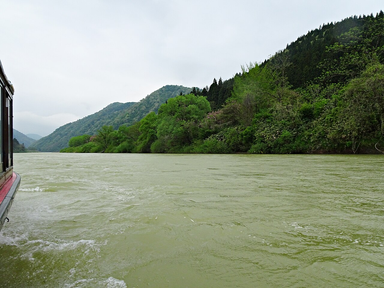 最上川舟下りの風景