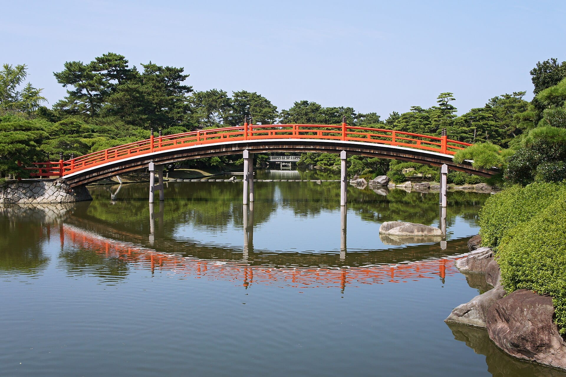 中津