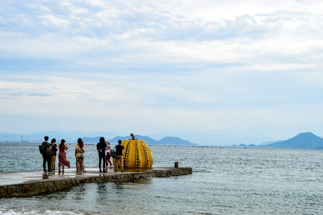 直島