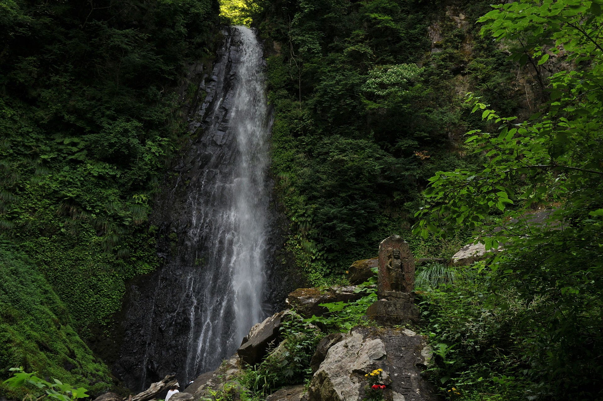 雨滝の風景