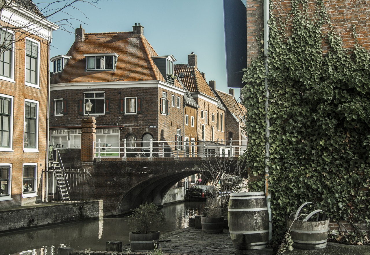 オランダ商館｜1639年に建てられた石の倉庫が、まだある
