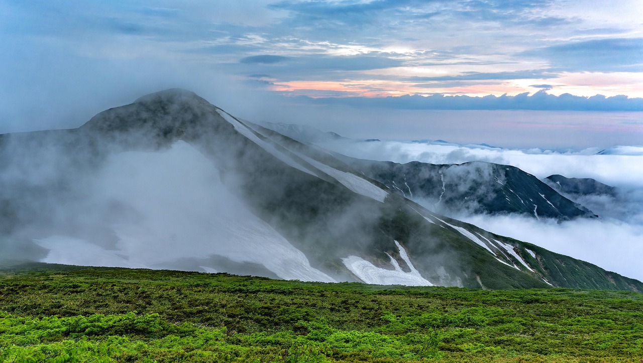 朝日連峰トレッキング道