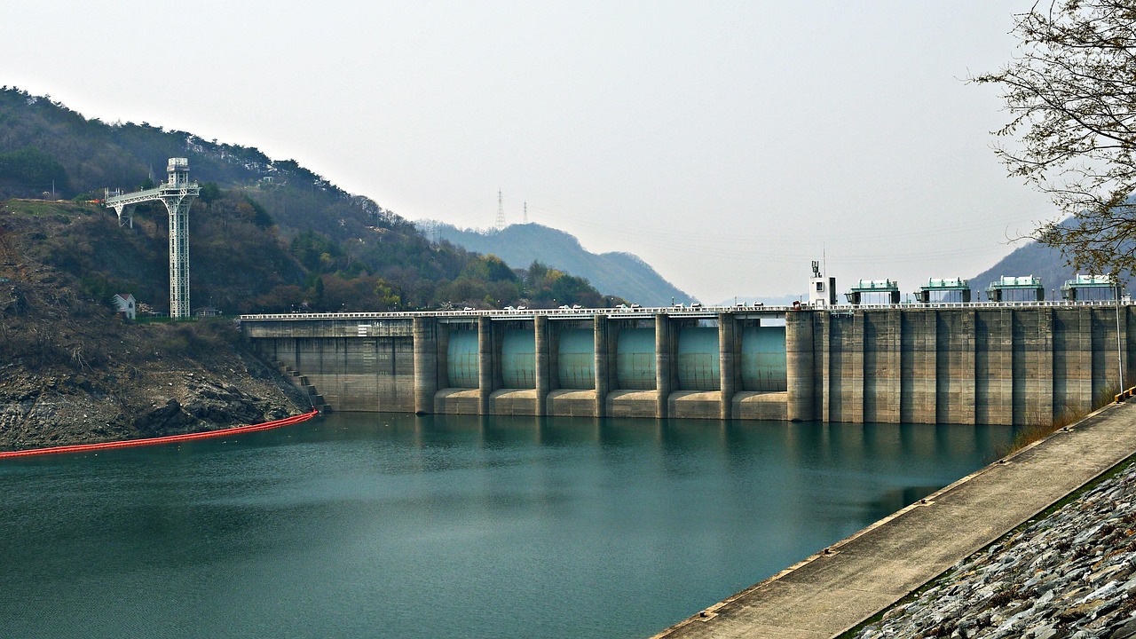 塩原ダム堰堤展望地