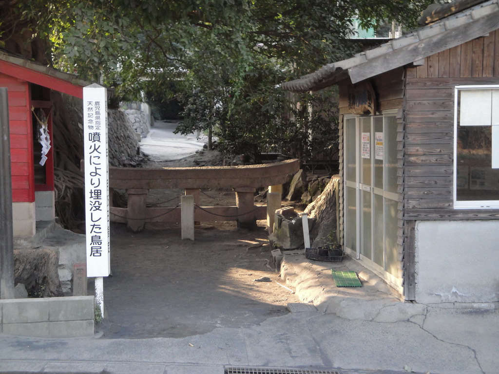 黒神埋没鳥居