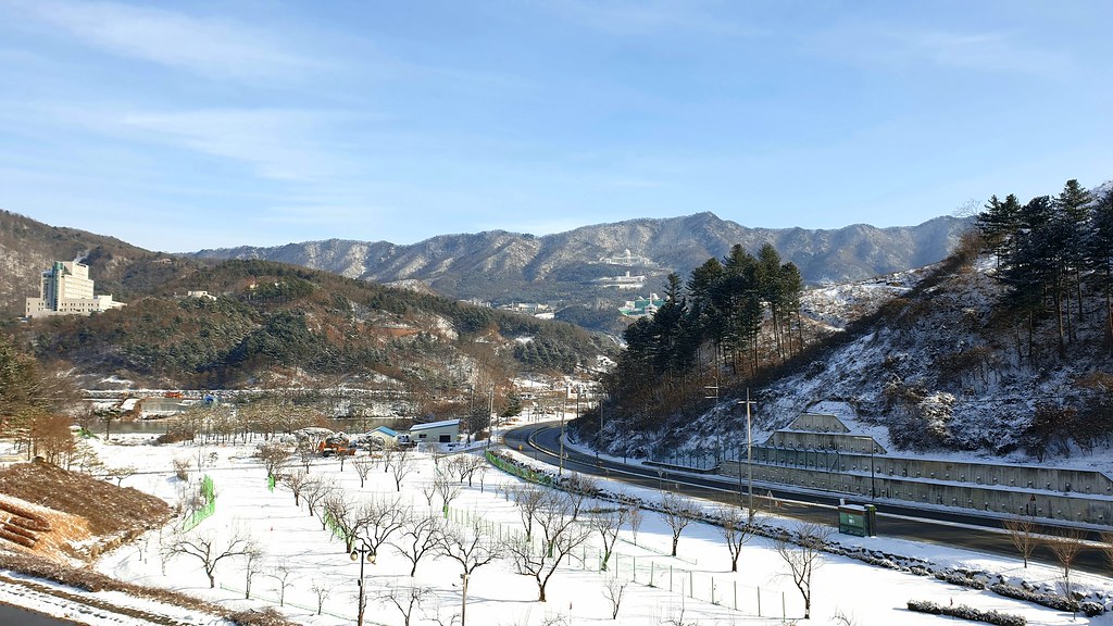 大月の景色｜岬の先端に立ったら、海しかない