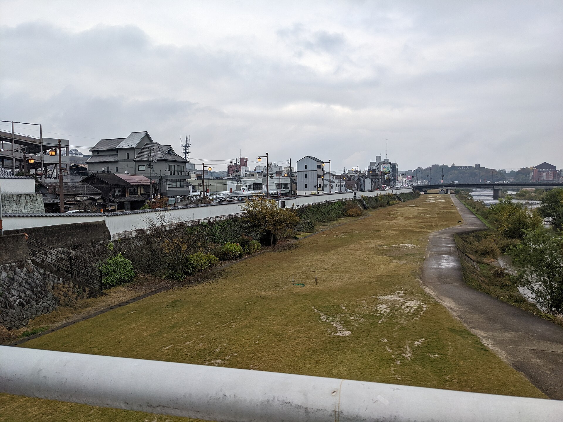 津山